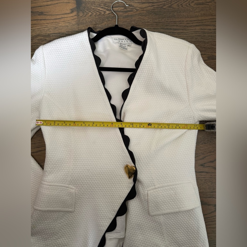 Vintage Outlander White Jacket with Black Scallop Trim and gold heart button. 6 - Picture 5 of 6